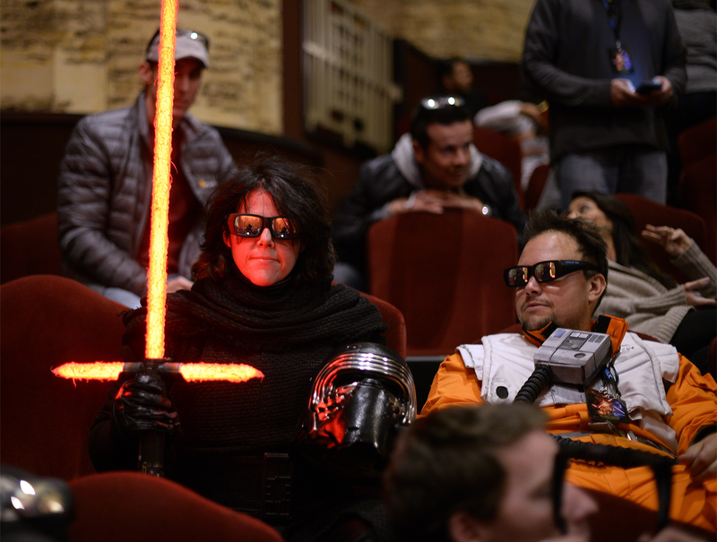 Illustration for article titled The Awesome Cosplay and Excitement of Star Wars: The Force Awakens' Opening Night